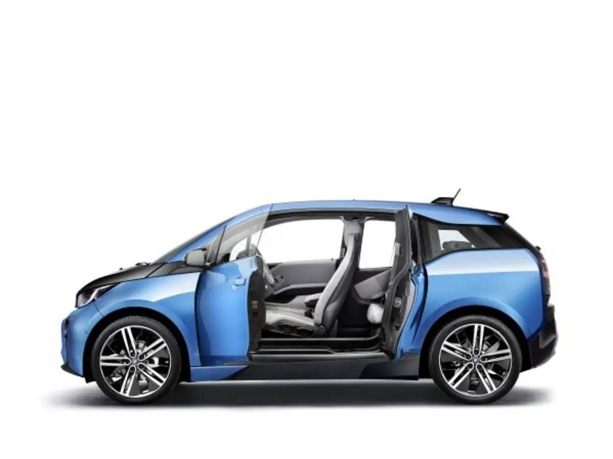 Quale comprare, Confronto: BMW i3 Vs Renault ZOE (8)