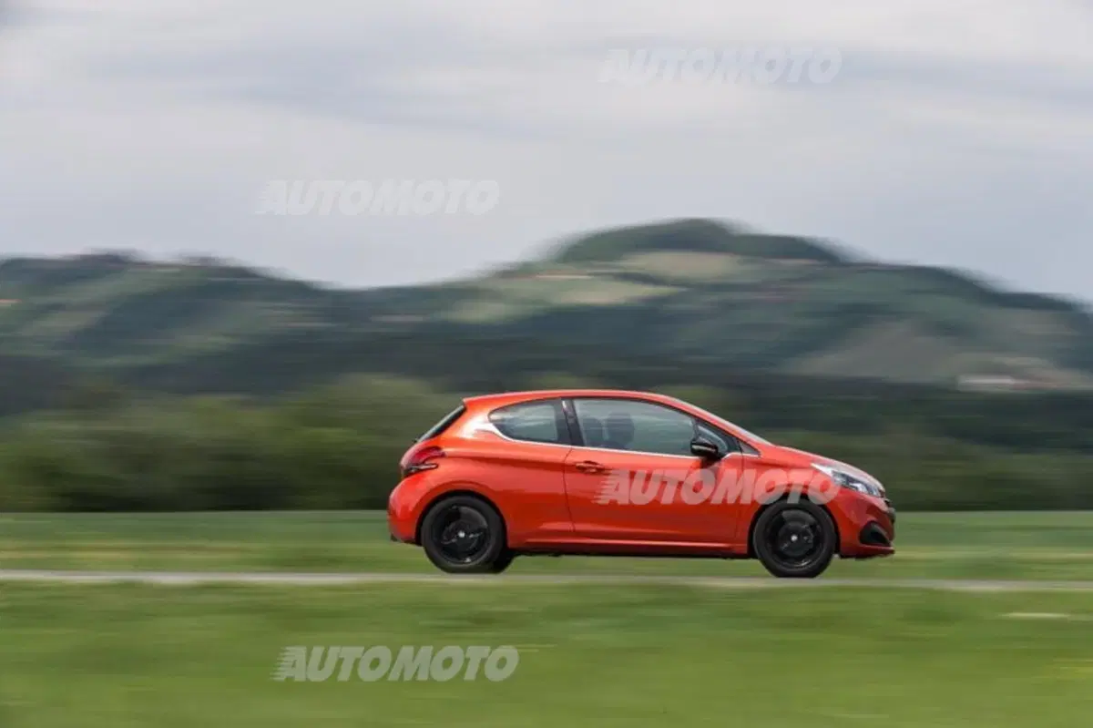 Peugeot 208 restyling (5)