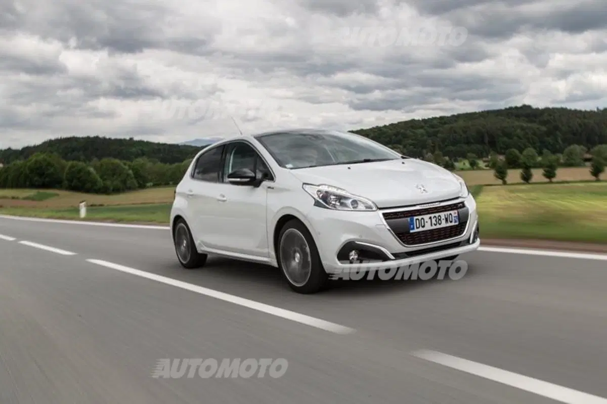 Peugeot 208 restyling (10)