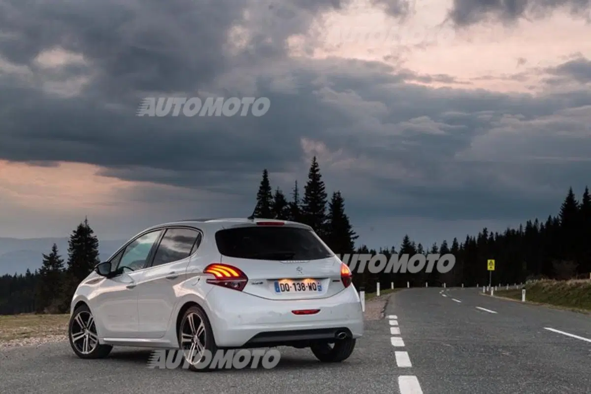 Peugeot 208 restyling (15)