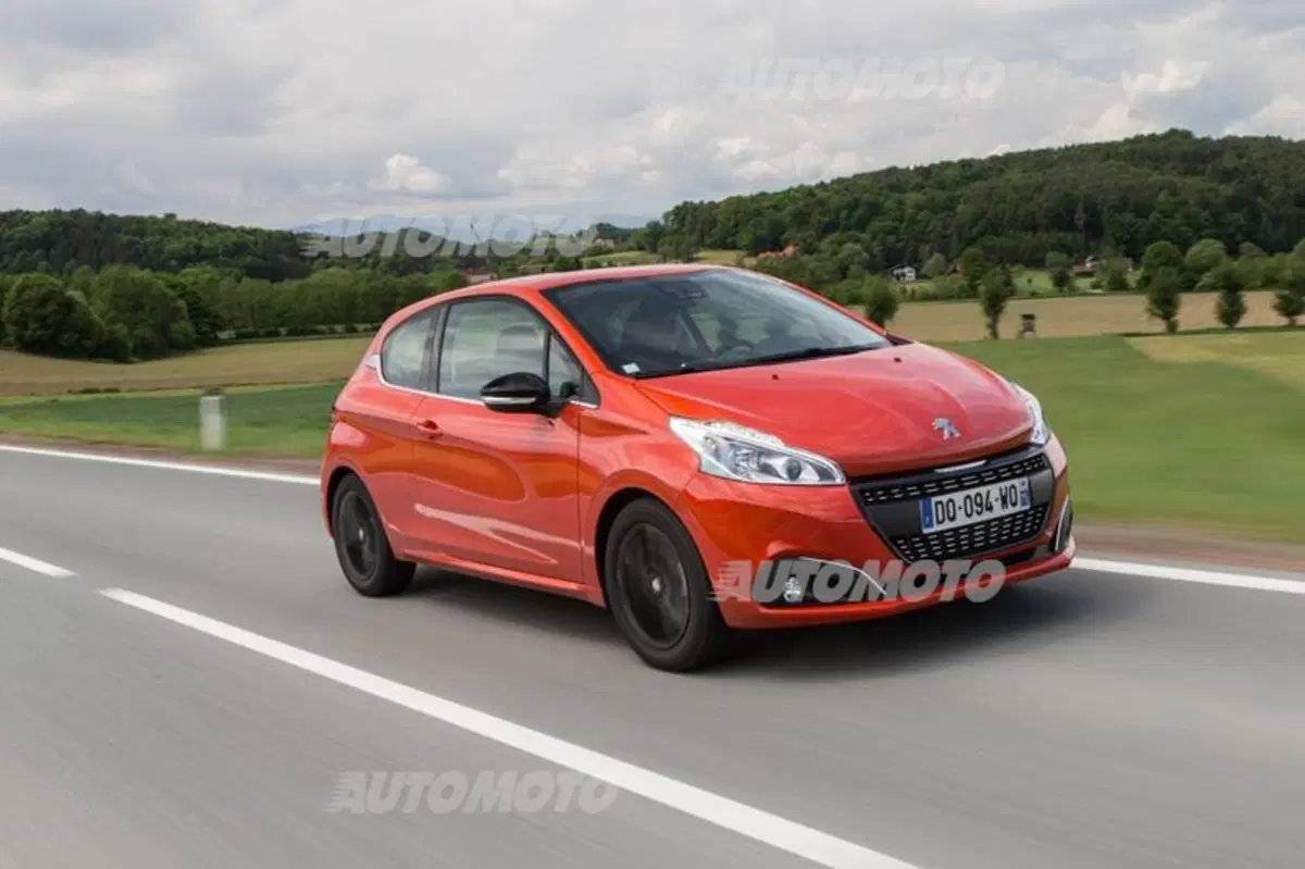 Peugeot 208 restyling (16)
