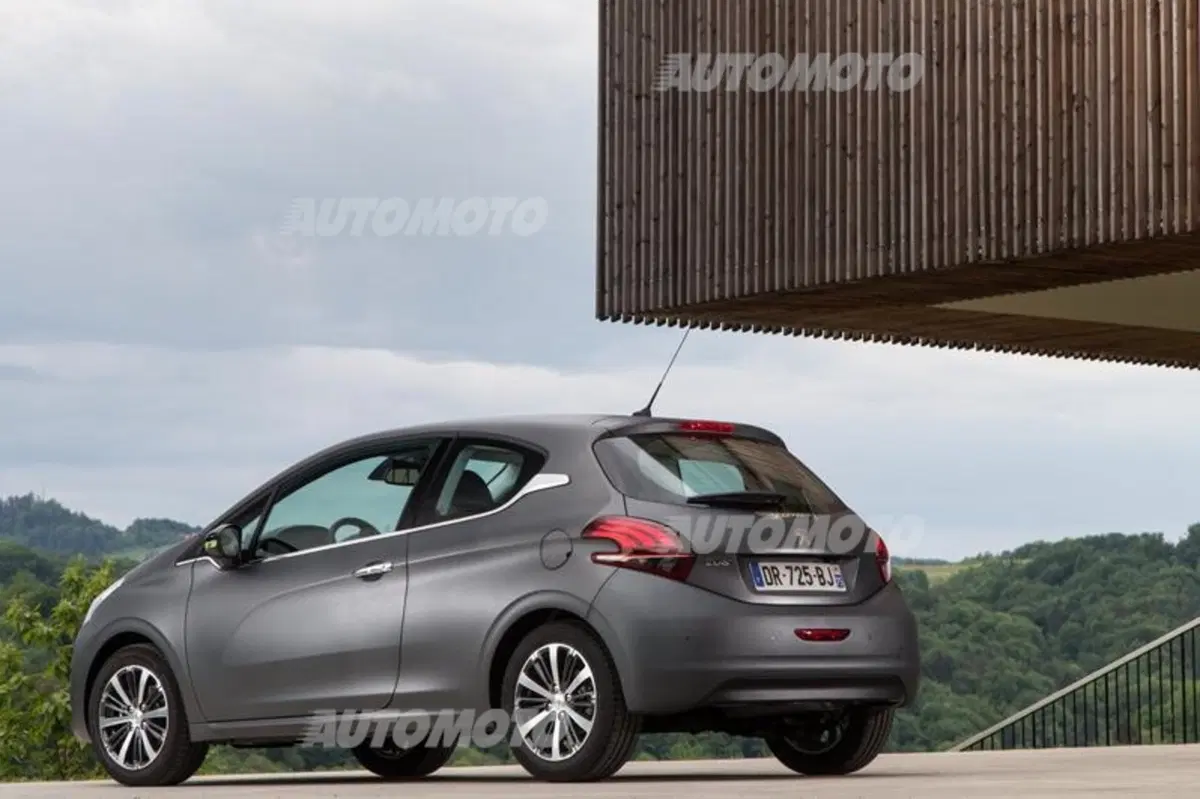 Peugeot 208 restyling (17)