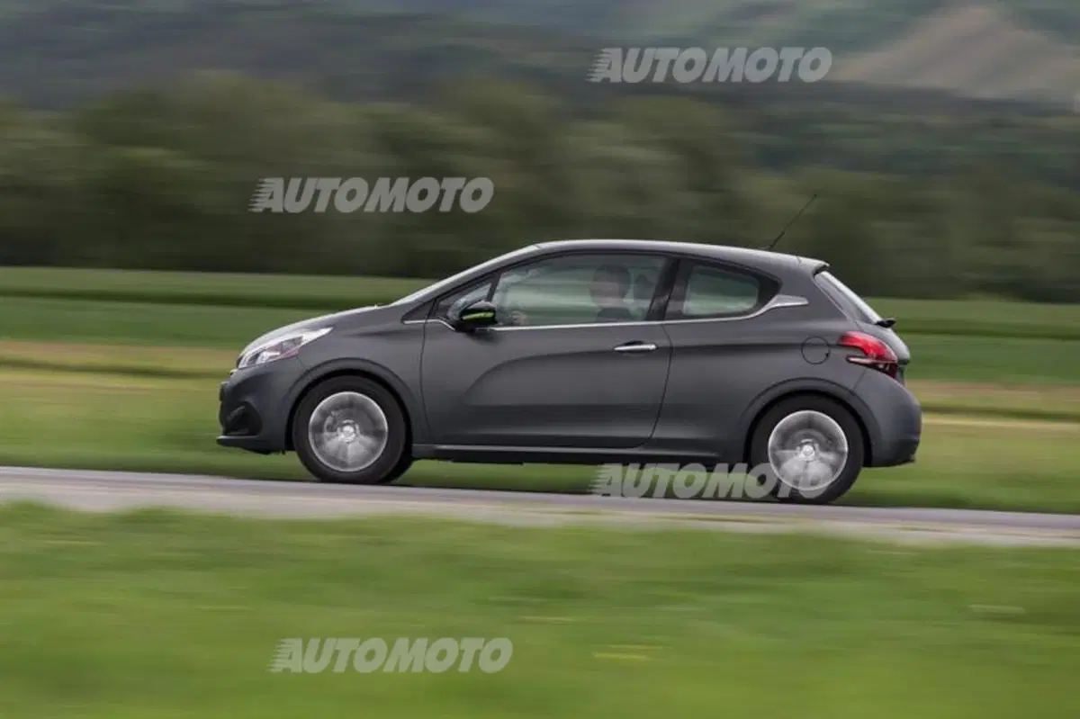 Peugeot 208 restyling (18)