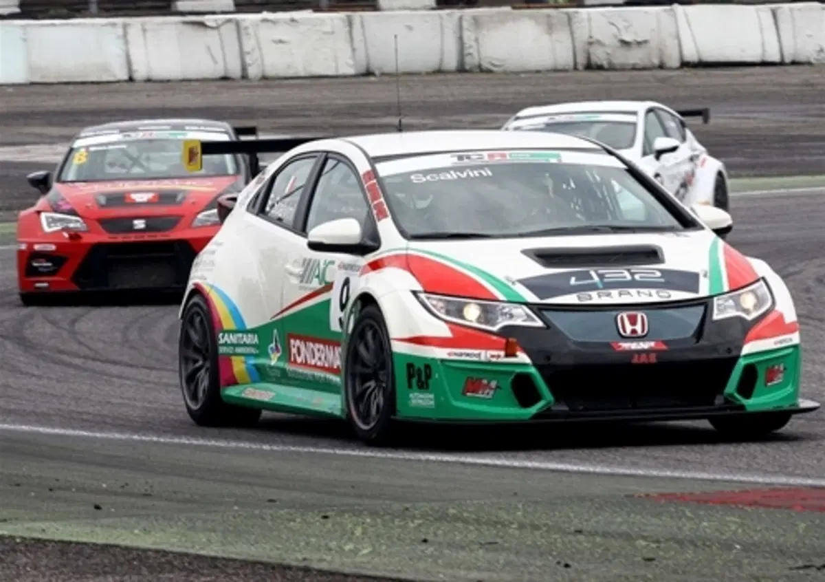 A Misano secondo round TCR: all'inseguimento di Eric Scalvini