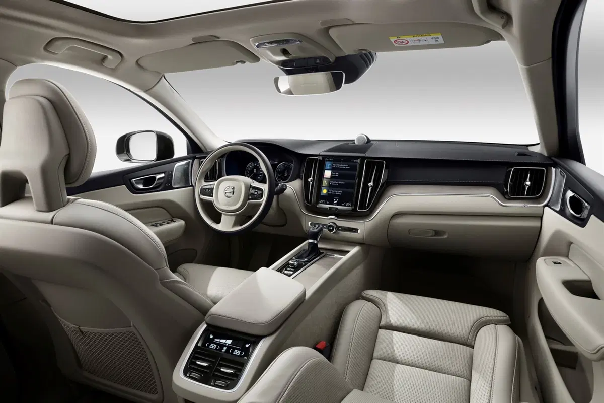 Volvo XC60 SUV 2017, la piccola XC90 con il Pilot Assist | Primo test (17)