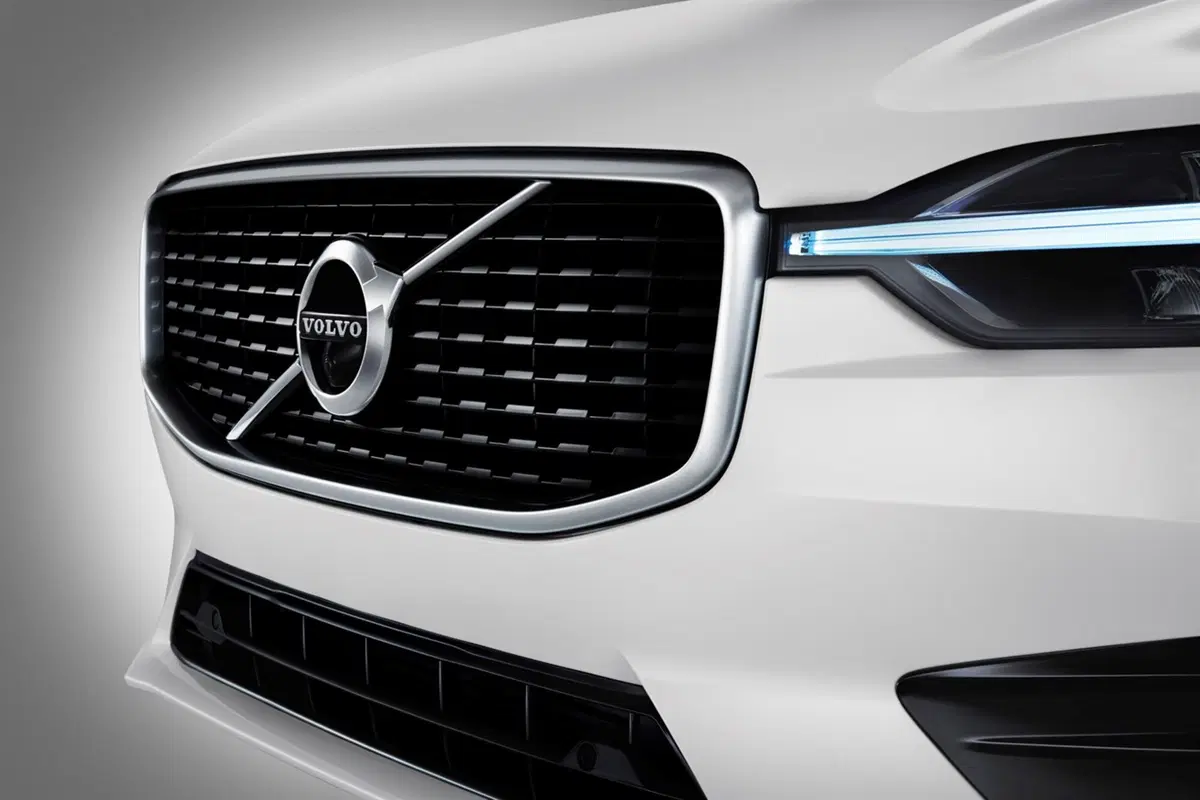 Volvo XC60 SUV 2017, la piccola XC90 con il Pilot Assist | Primo test (4)