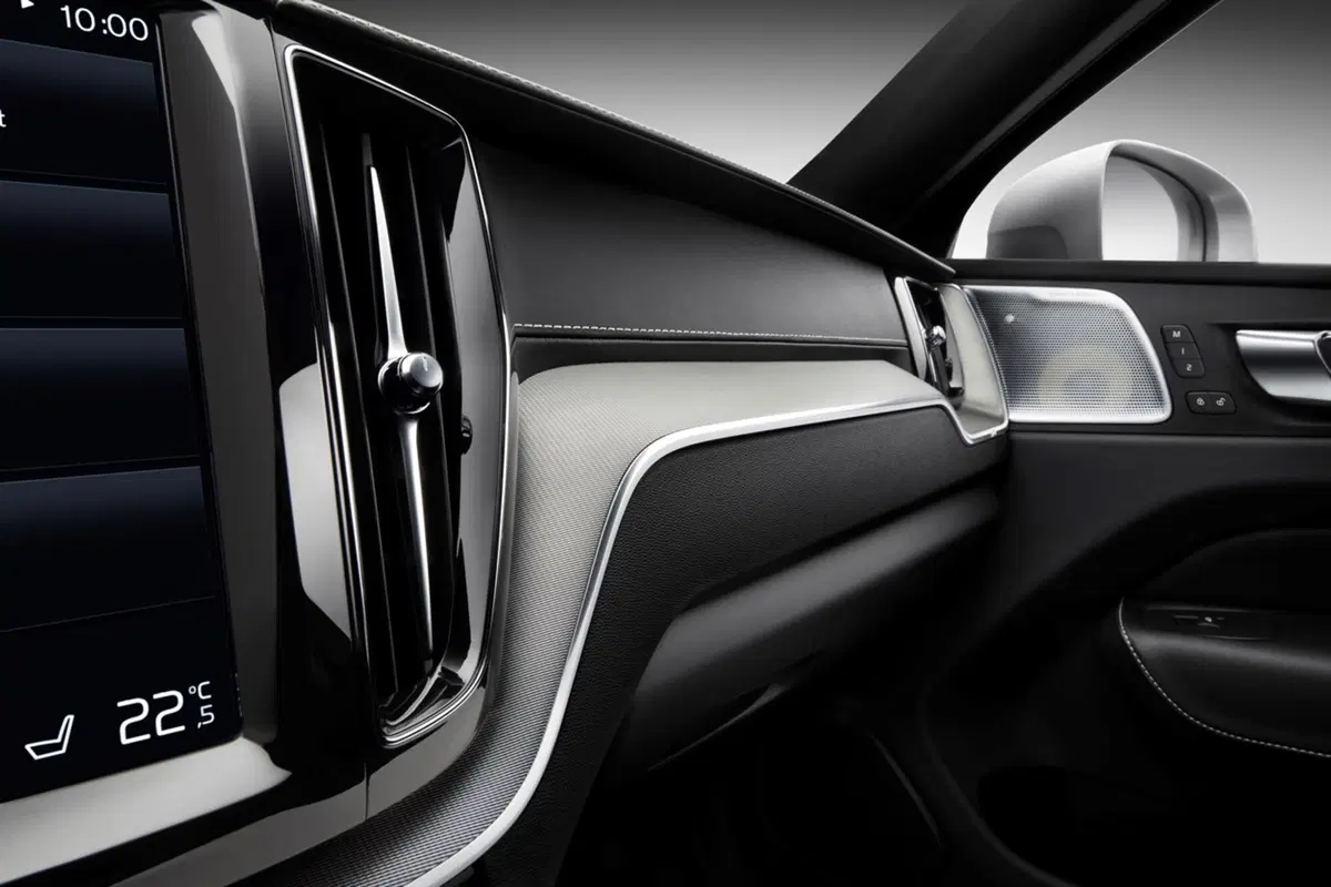 Volvo XC60 SUV 2017, la piccola XC90 con il Pilot Assist | Primo test (10)