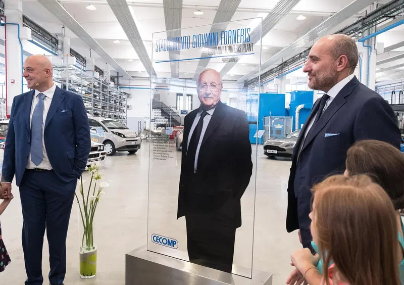 A onore del fondatore con una certa commozione l'inaugurazione di stabilimento