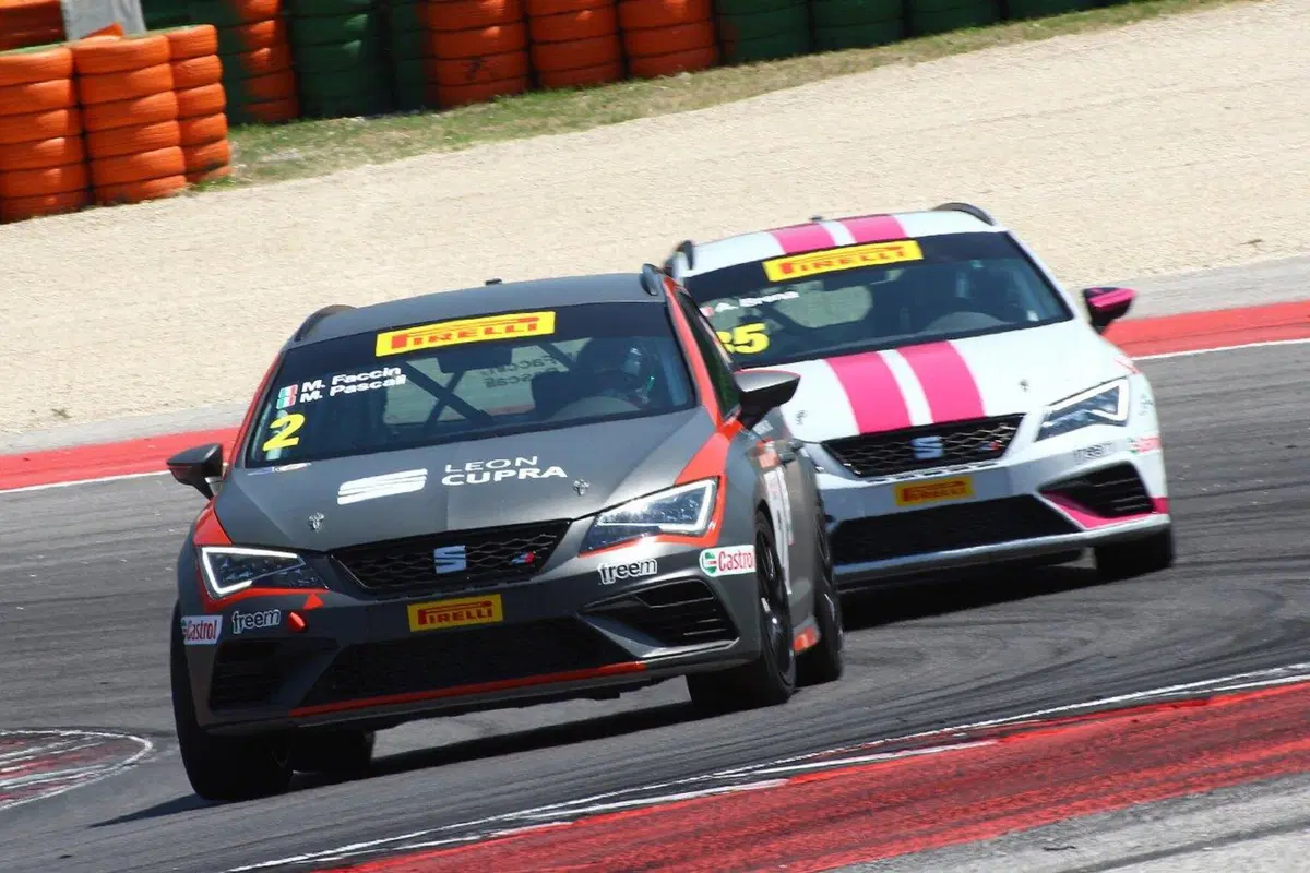 Seat ST Cupra Cup 2017, fuoco e fiamme per il secondo posto [Video] (4)