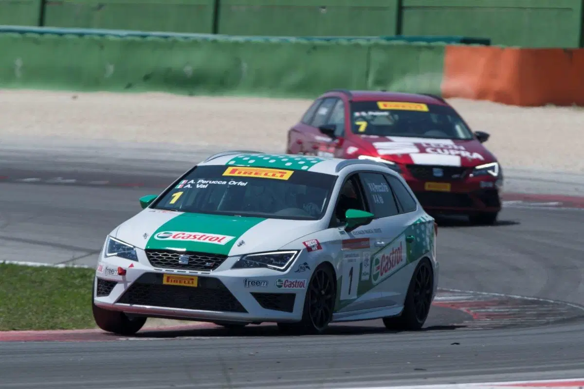 Seat ST Cupra Cup 2017, fuoco e fiamme per il secondo posto [Video] (7)