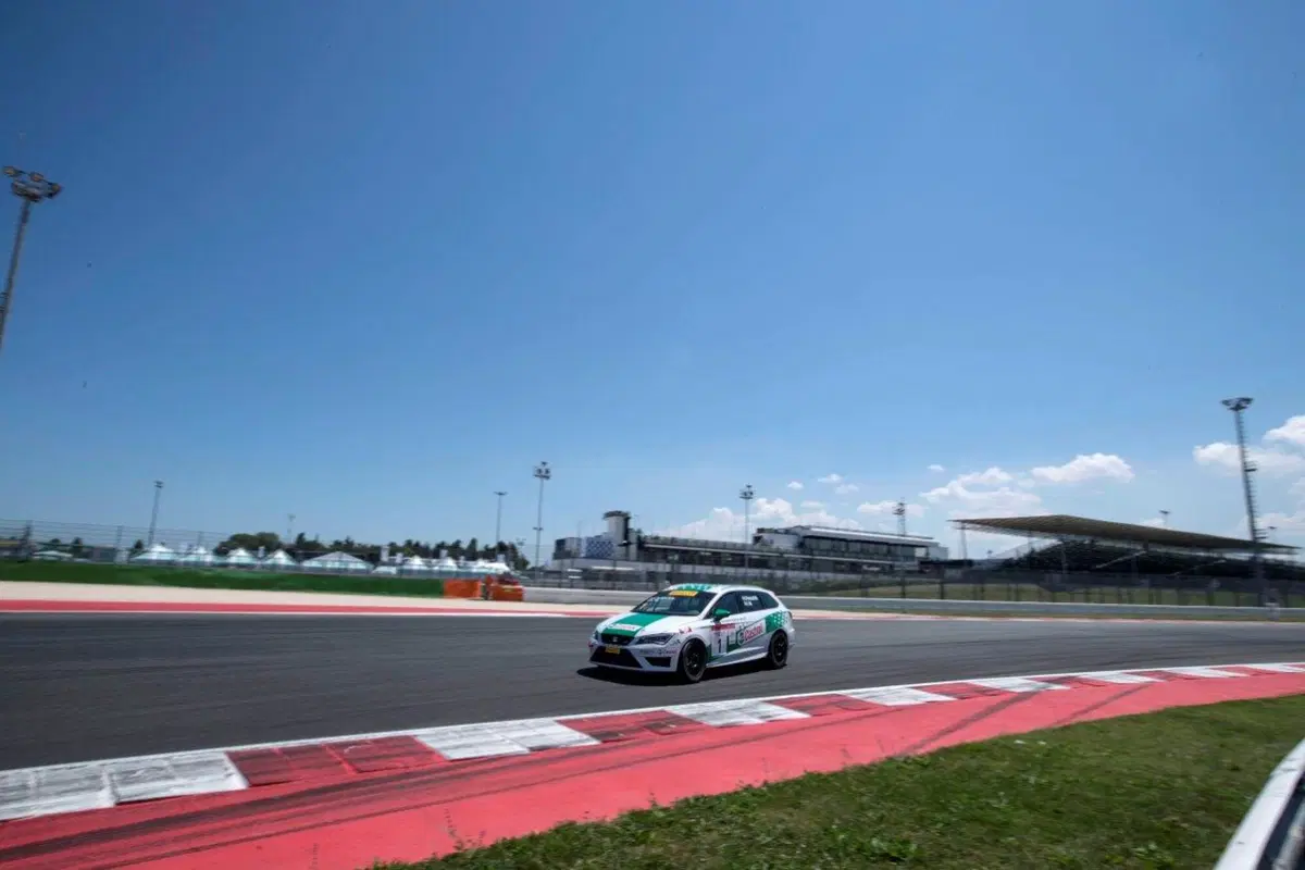 Seat ST Cupra Cup 2017, fuoco e fiamme per il secondo posto [Video] (11)