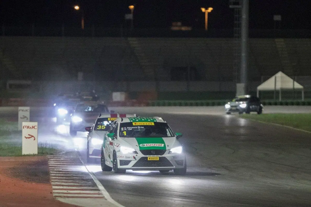 Seat ST Cupra Cup 2017, fuoco e fiamme per il secondo posto [Video] (13)