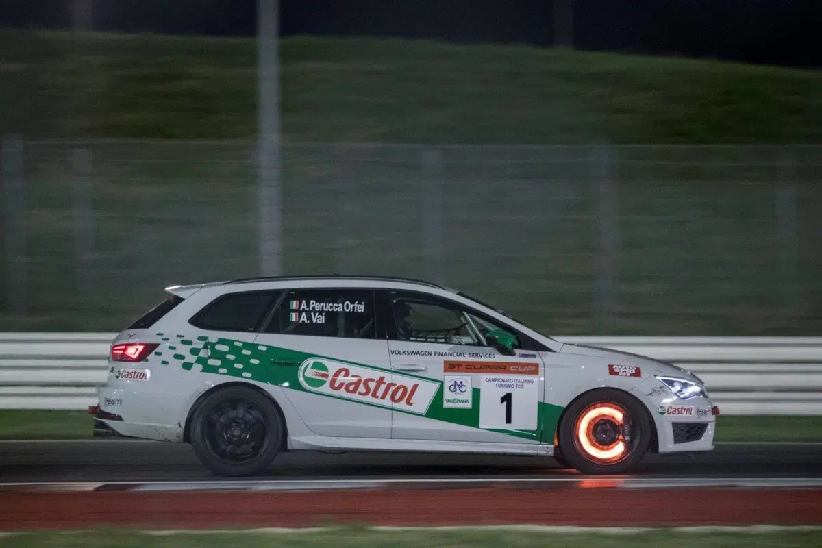 Seat ST Cupra Cup 2017, fuoco e fiamme per il secondo posto [Video] (14)