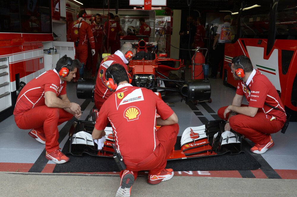 Lavoro con &quot;margine&quot; durante le FP3 per il box Ferrari