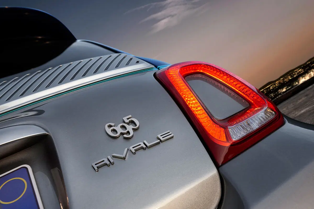 Abarth 695 Rivale, 180 CV di ispirazione nautica (4)
