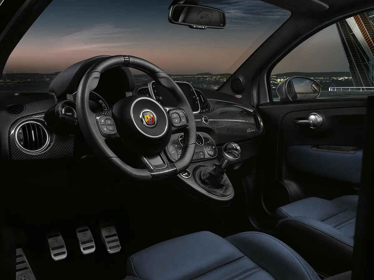 Abarth 695 Rivale, 180 CV di ispirazione nautica (8)