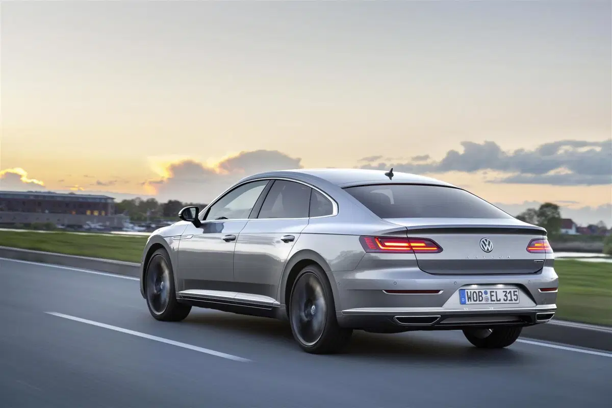 Volkswagen Arteon, i prezzi di listino (2)
