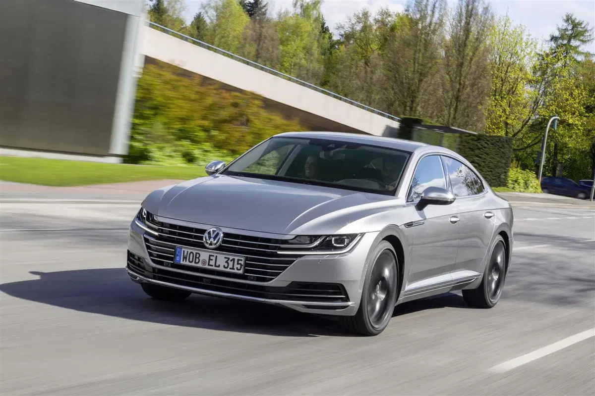 Volkswagen Arteon, i prezzi di listino (6)