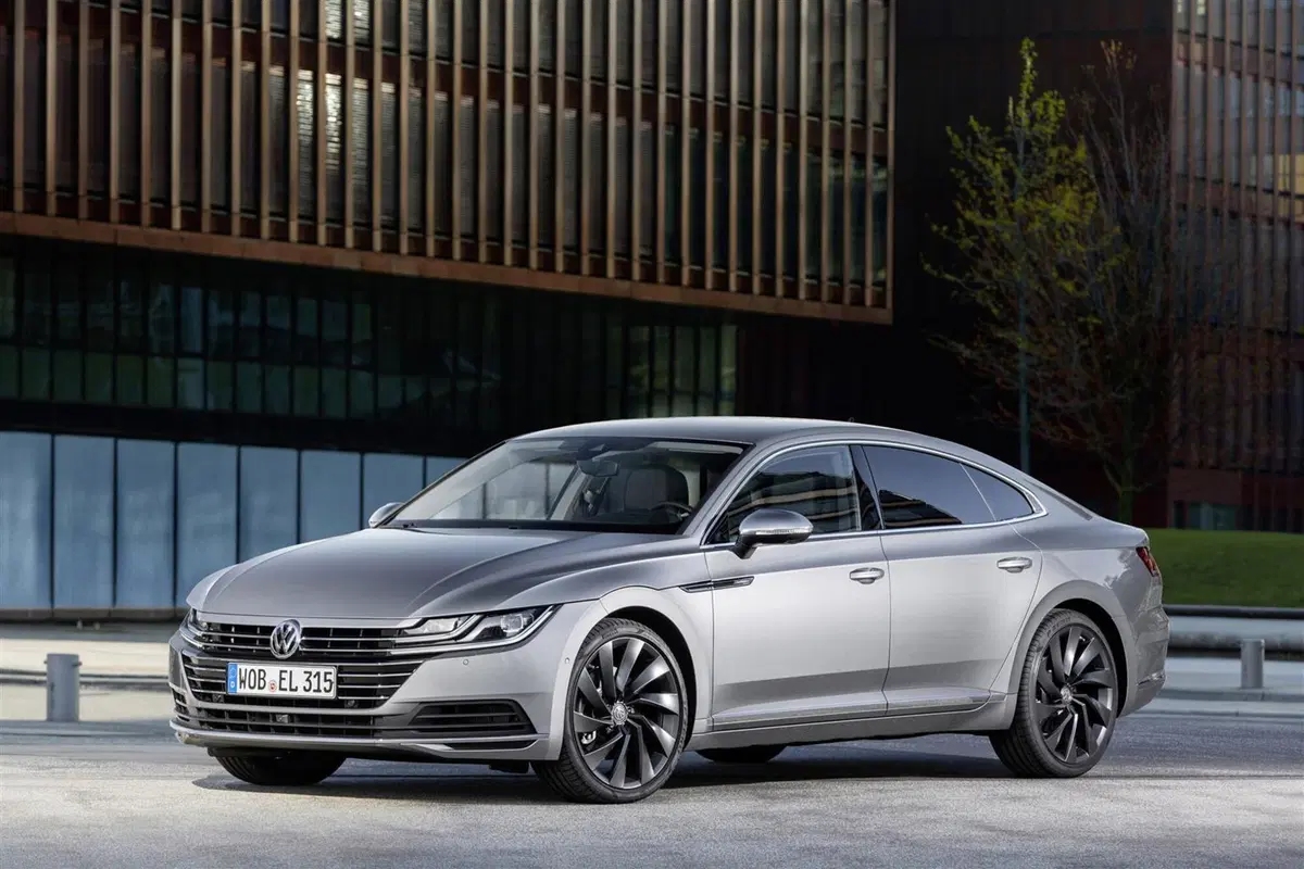 Volkswagen Arteon, i prezzi di listino (12)