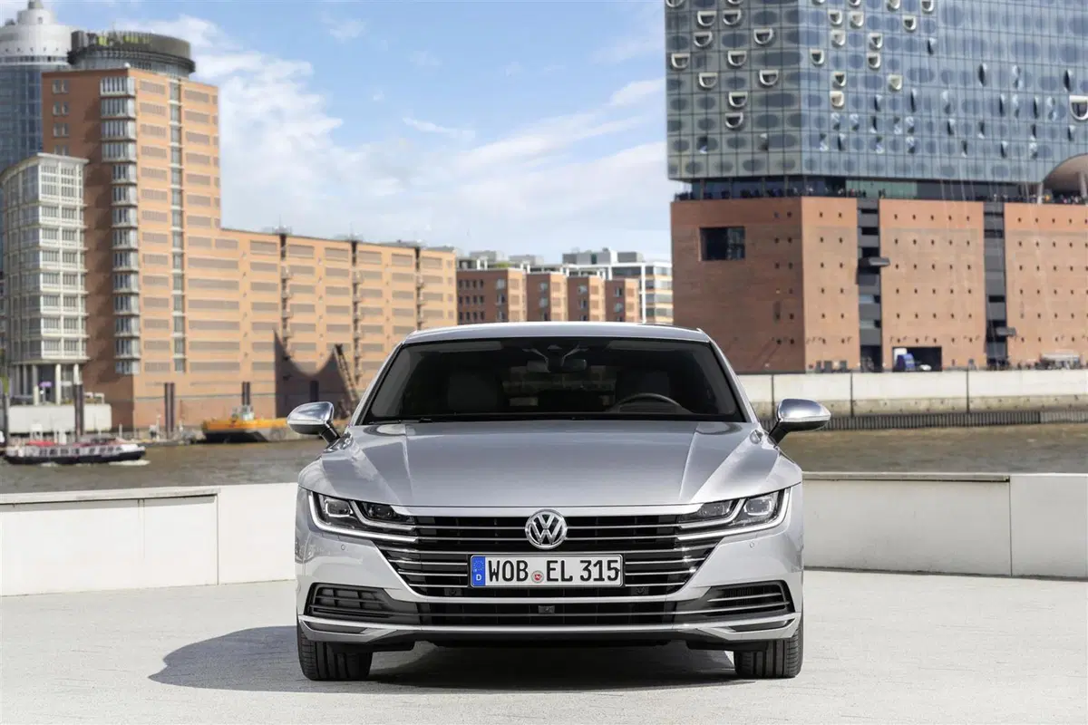 Volkswagen Arteon, i prezzi di listino (13)
