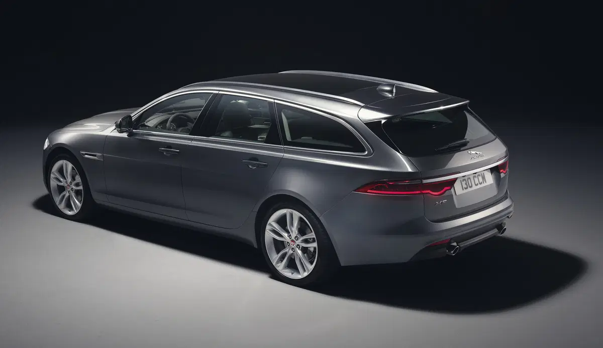 Jaguar XF Sportbrake, ecco la nuova generazione (12)