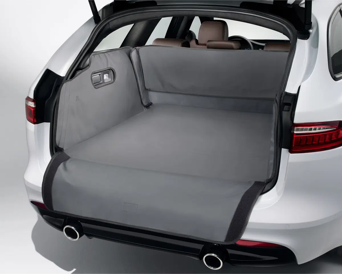 Jaguar XF Sportbrake, ecco la nuova generazione (22)
