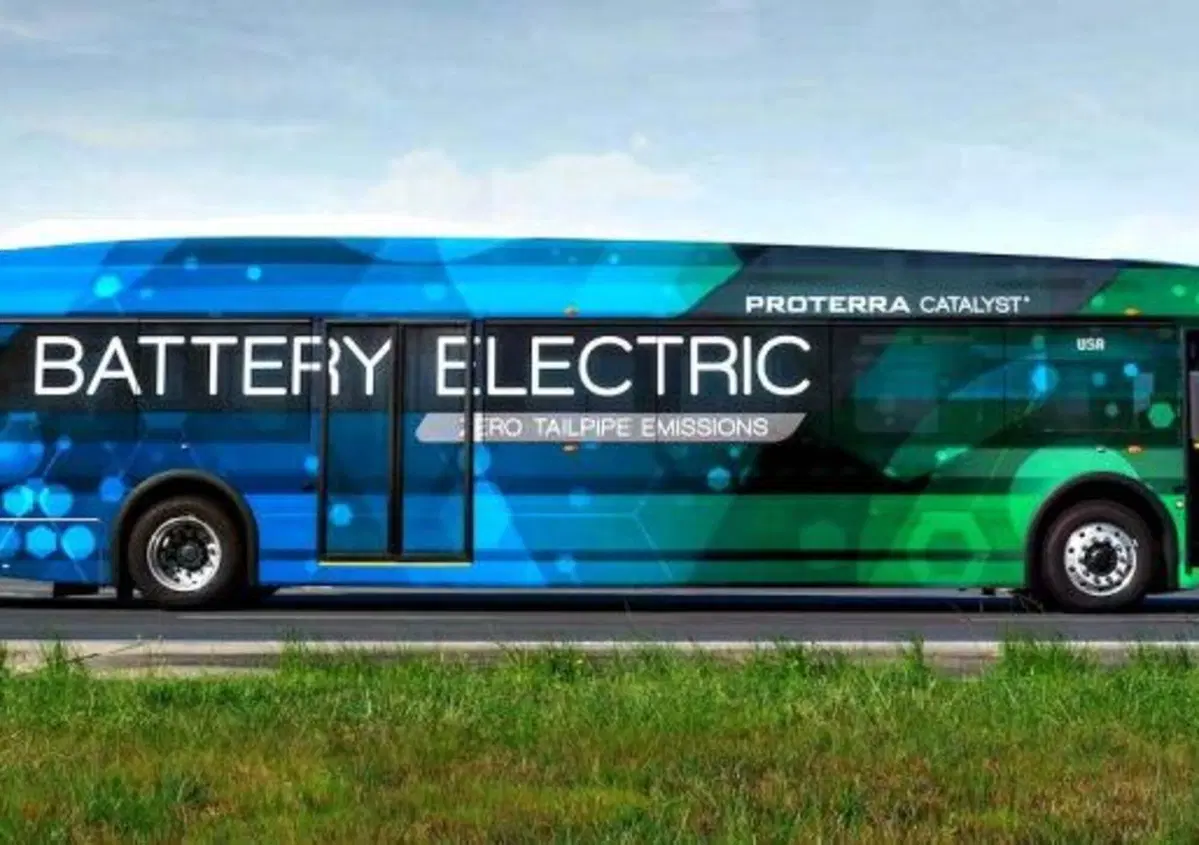 BMW investe nell'elettrico per i trasporti di massa pubblici