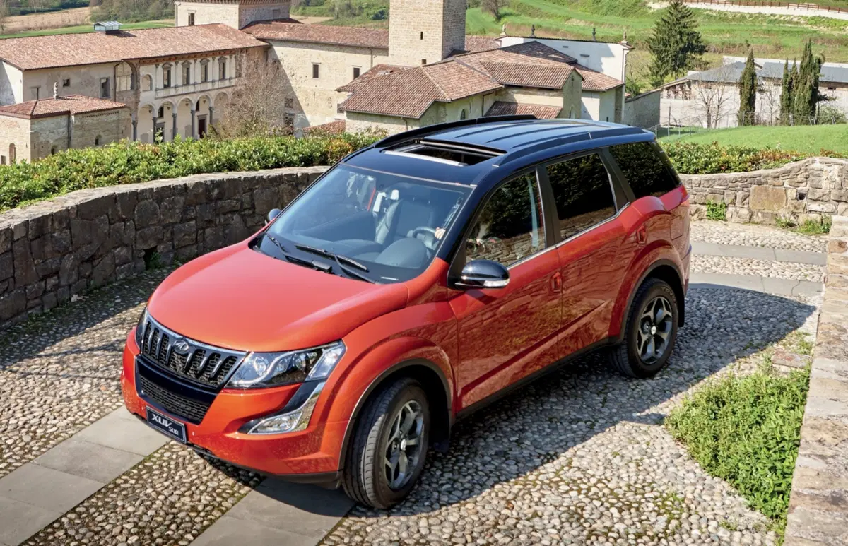 Mahindra XUV500, arriva il nuovo allestimento W10 (2)