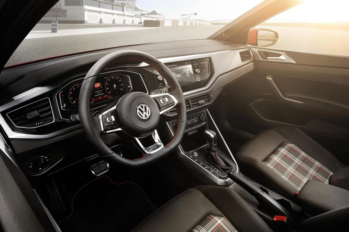 Nuova Volkswagen Polo GTI, ora ha 200 CV (11)