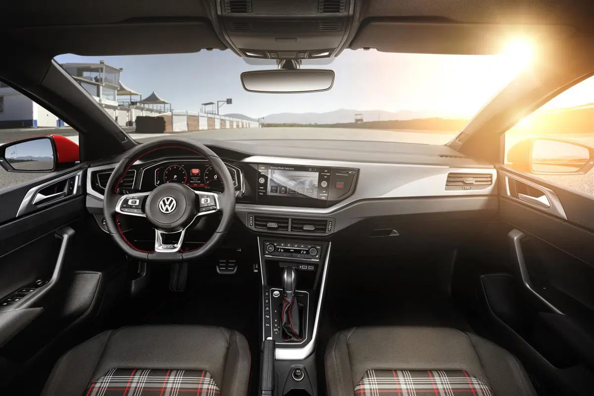 Nuova Volkswagen Polo GTI, ora ha 200 CV (13)