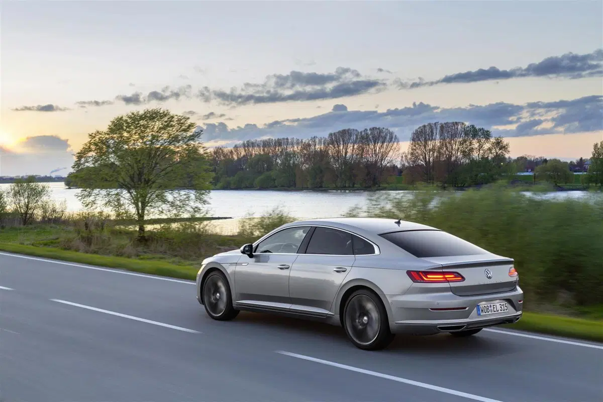 Volkswagen Arteon 2017, la nuova Passat CC [Video primo test] (17)