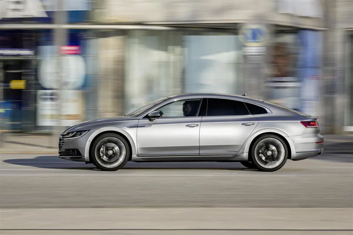 Volkswagen Arteon 2017, la nuova Passat CC [Video primo test] (19)