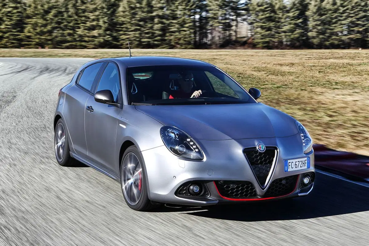 Quale comprare, Confronto: Alfa Romeo Giulietta Vs Honda Civic (5)