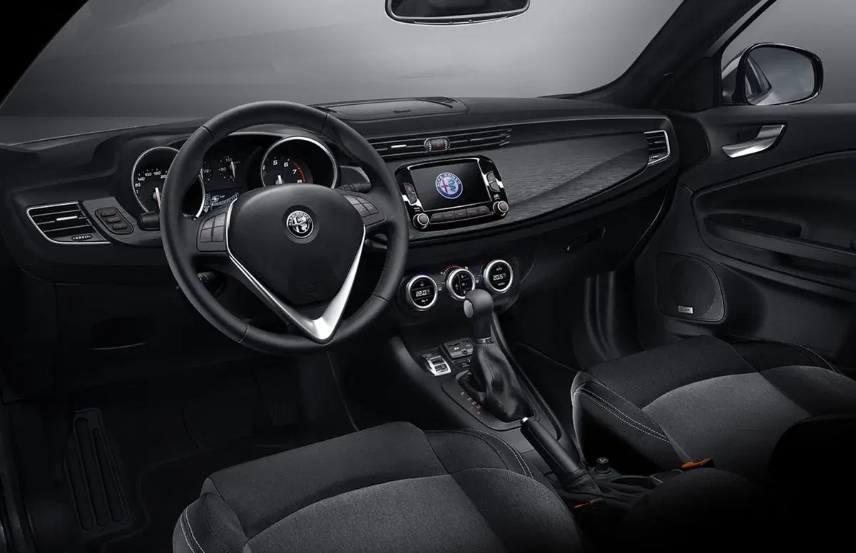 Quale comprare, Confronto: Alfa Romeo Giulietta Vs Honda Civic (2)