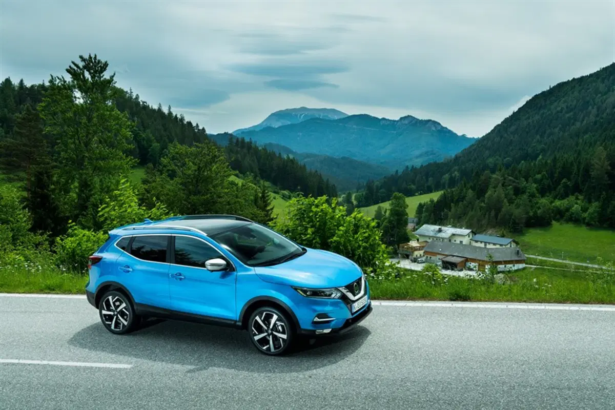 Nissan Qashqai 2017 restyling: nuova nel look e nelle dotazioni [Video Primo Test] (9)