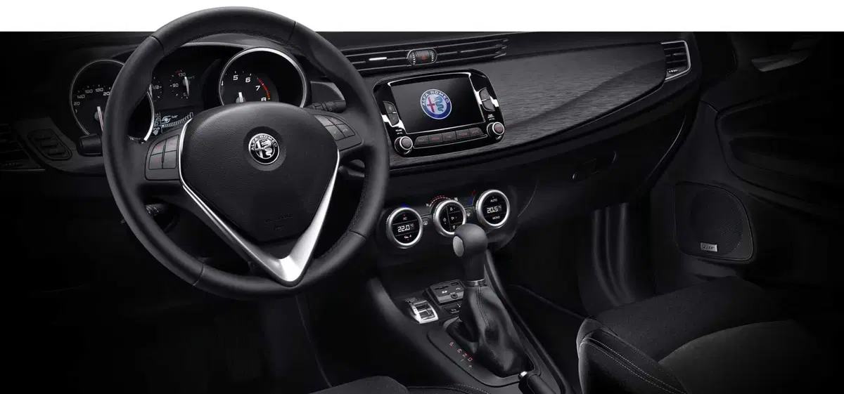 Quale comprare, Confronto: Alfa Romeo Giulietta Super 1.4 Vs Honda Civic Elegance 1.0 (11)