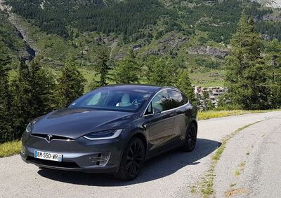 Con Tesla Model X da Lione a Torino. Missione compiuta!