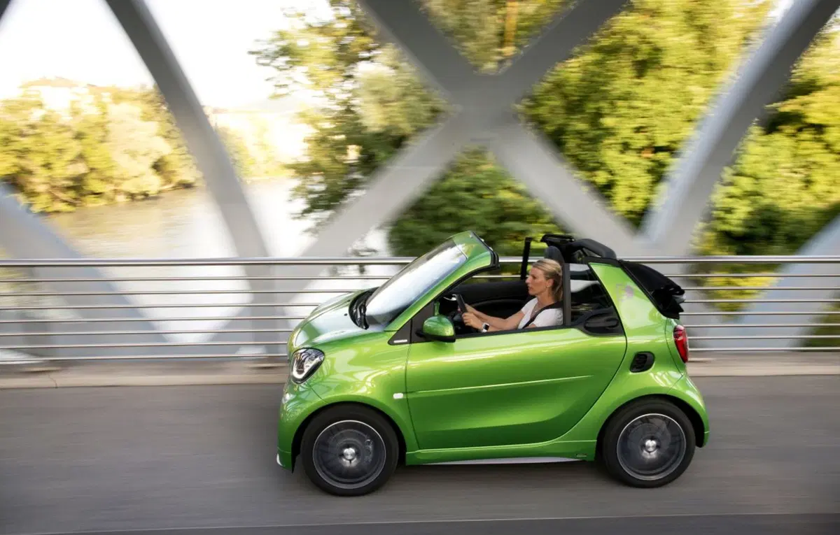 Smart fortwo cabrio electric drive, elettrica all'aperto (5)