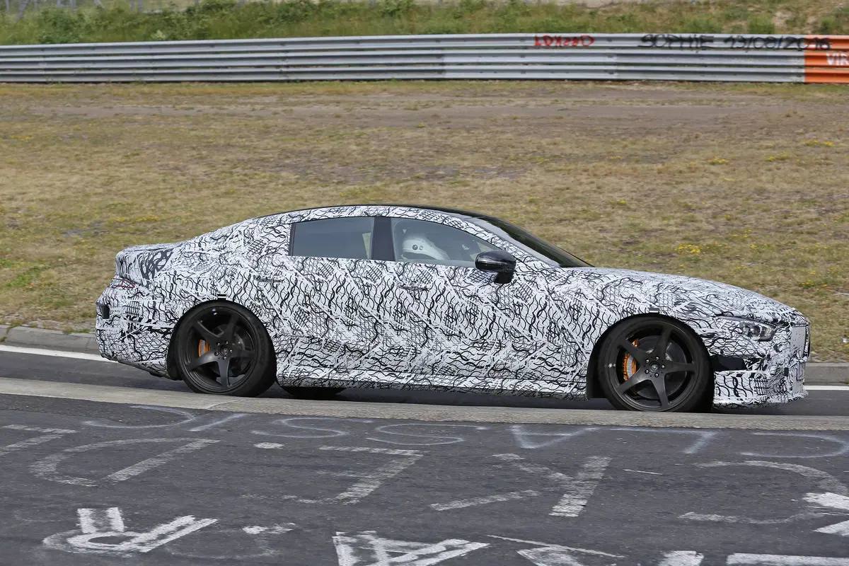 AMG GT, in arrivo la quattro porte (2)