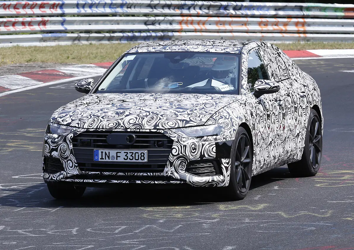 Audi S6, la sedan cattiva in azione sul 'Ring