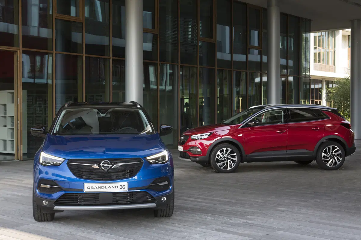 Grandland: la X di Opel cresce, anche nel target (20)