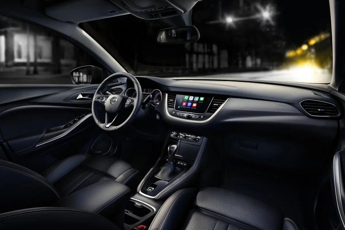 Grandland: la X di Opel cresce, anche nel target (8)