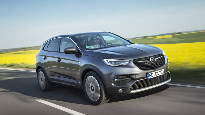 Grandland: la X di Opel cresce, anche nel target
