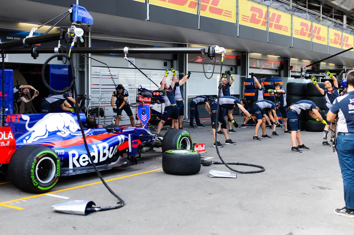 F1, GP Azerbaijan 2017, FP2: (6)
