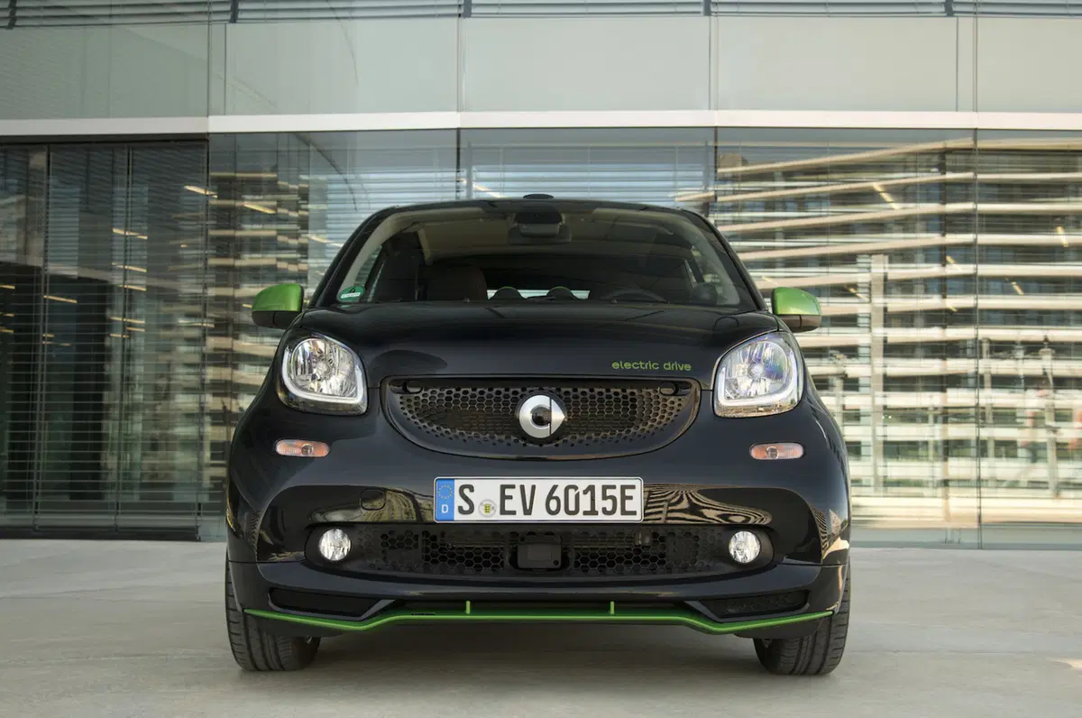 Smart Fortwo Cabrio Electric Drive, it’s summer time!