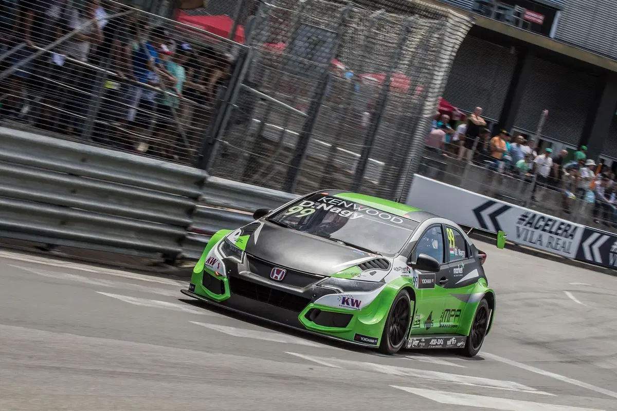WTCC 2017, qualifiche Portogallo: pole per Michelisz