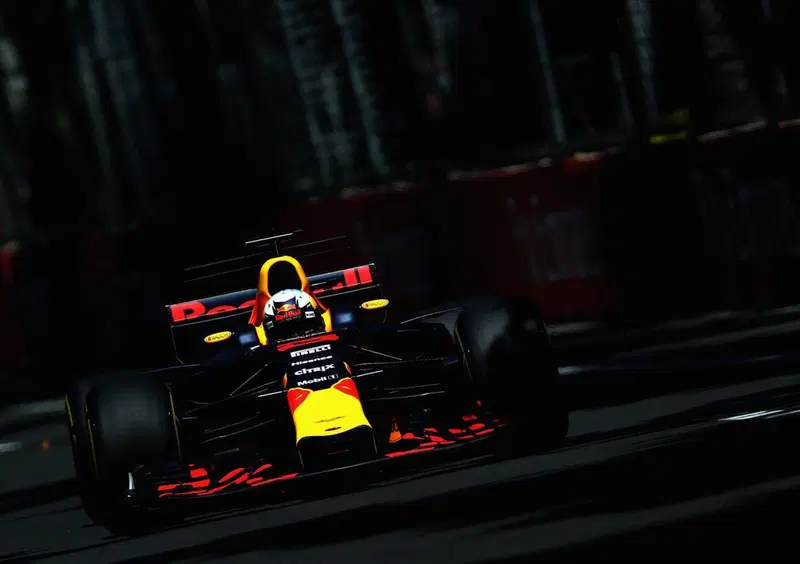 F1, GP Azerbaijan 2017: vince Ricciardo