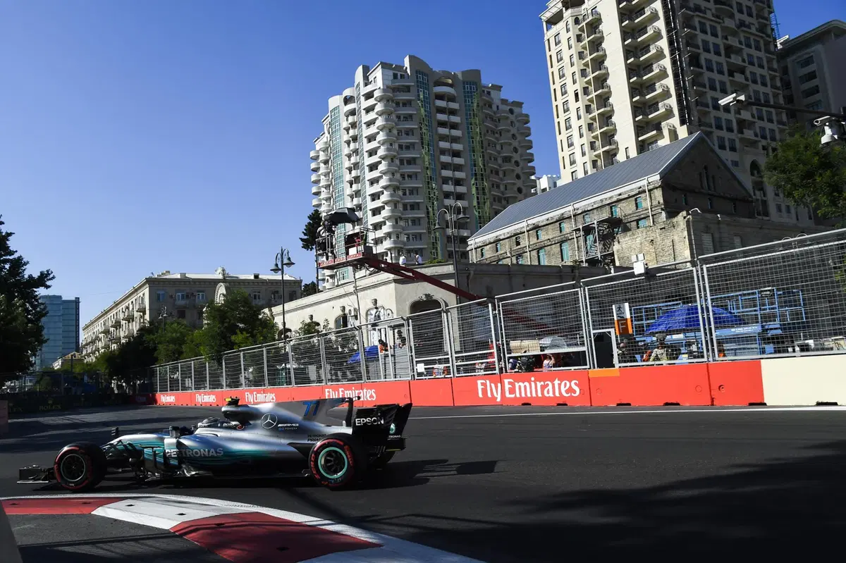 F1, GP Azerbaijan 2017: pole per Hamilton. Terzo Raikkonen (12)