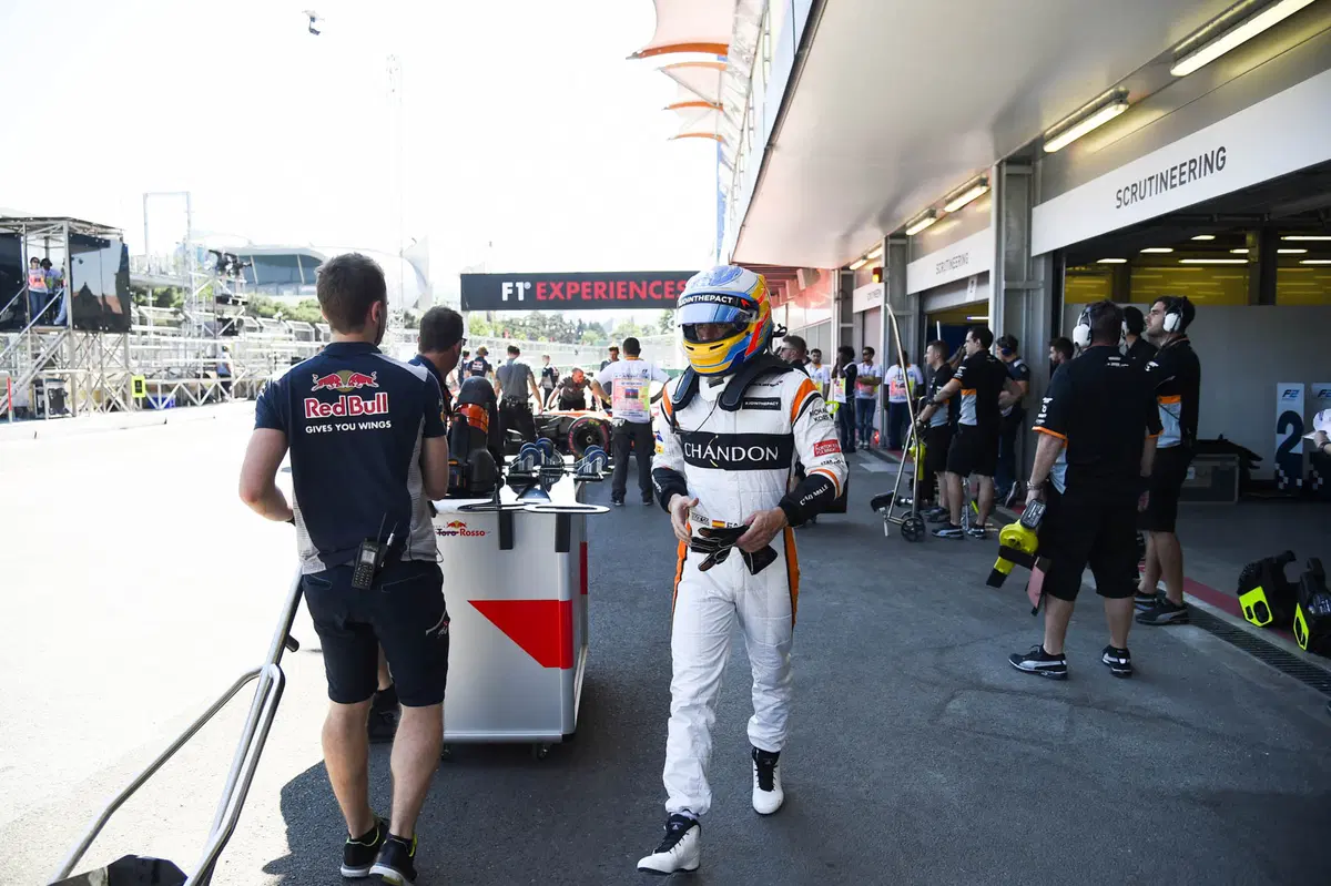 F1, GP Azerbaijan 2017: pole per Hamilton. Terzo Raikkonen (19)