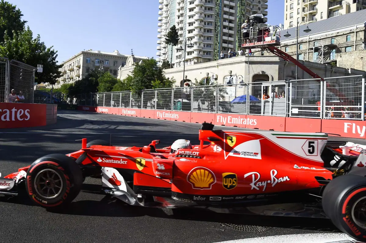F1, GP Azerbaijan 2017: pole per Hamilton. Terzo Raikkonen (24)